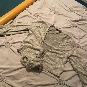 Gray long sleeve crop top